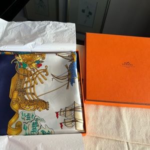 New Unused Hermes Scarf